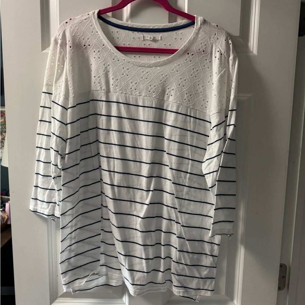 Maurices Black and White 3/4 Sleeve Boxy Tee